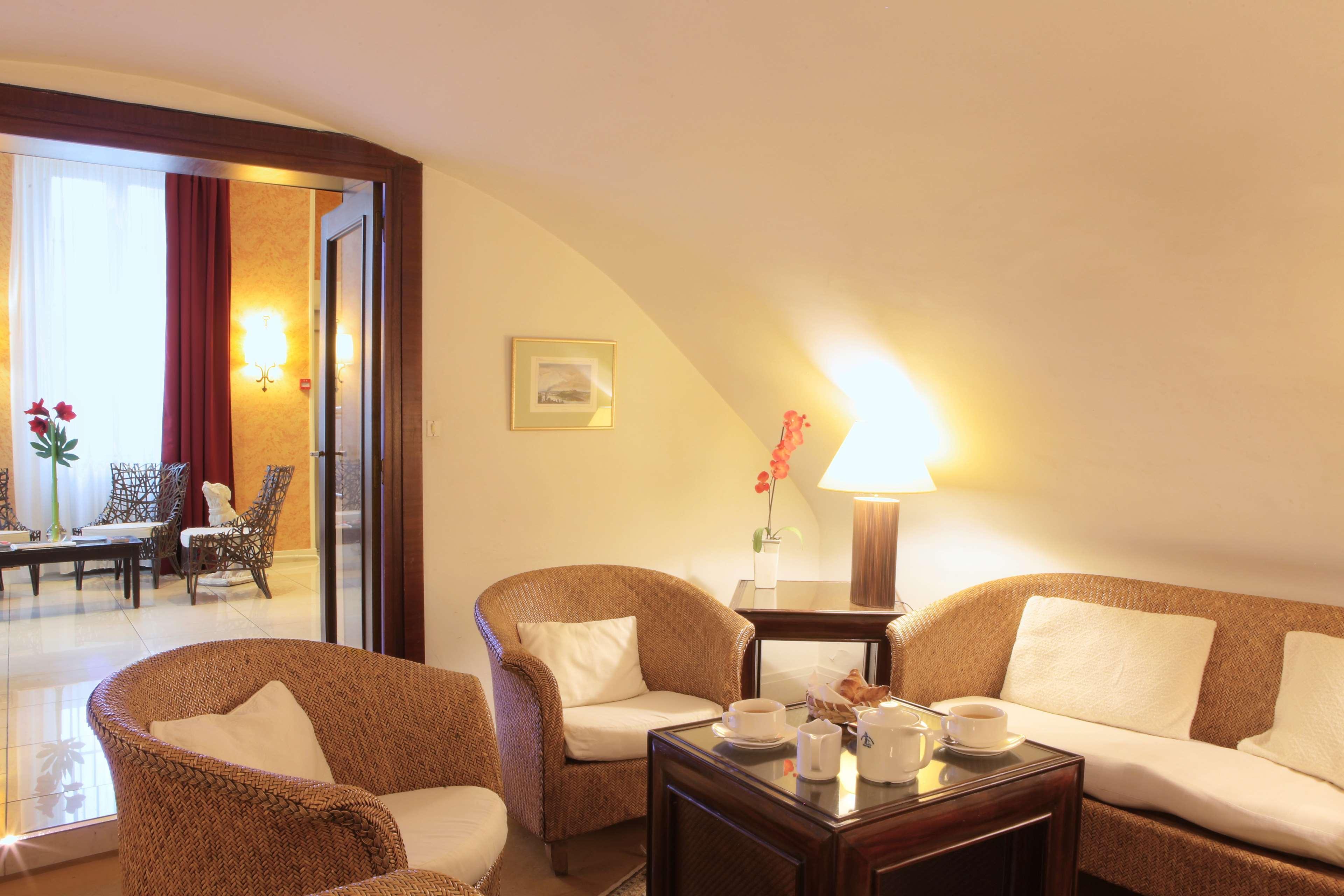 Best Western De Diane Nevers Exterior photo