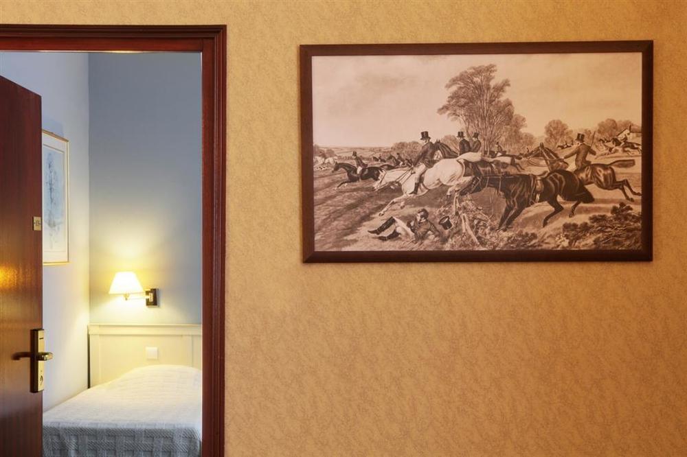 Best Western De Diane Nevers Room photo